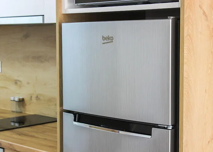 Adriatic Glow H62 Golem (Tirana)