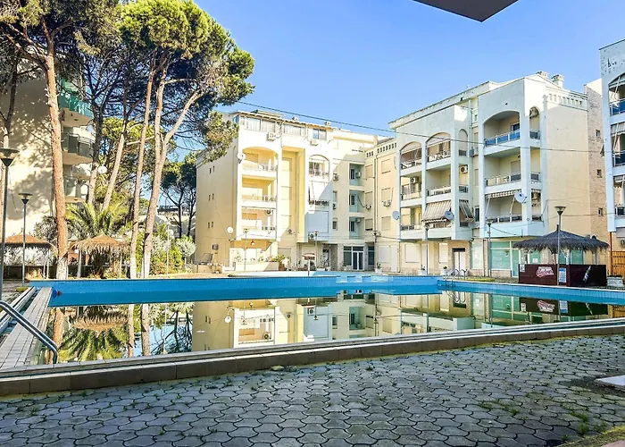 Adriatic Glow H62 * Golem (Tirana)